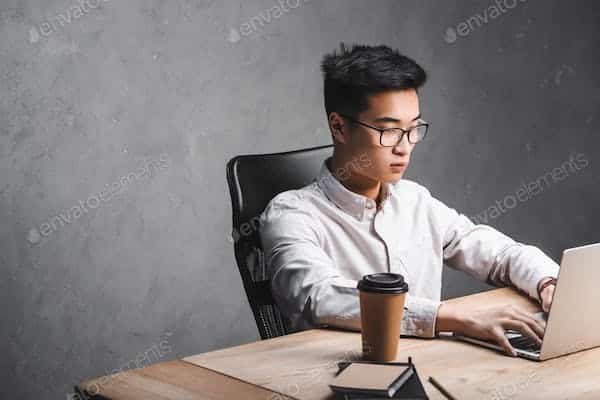 Quelles pratiques de référencement naturel peuvent booster la visibilité d'un site de photographie de mariage?